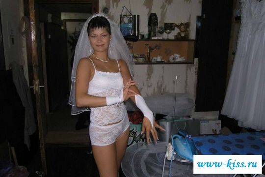 Похотливые голые шлюшки в ролях невест - фото